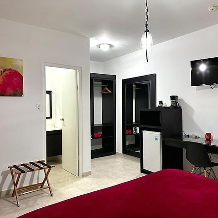 Ladybugs Apartments Palm Beach Екстер'єр фото