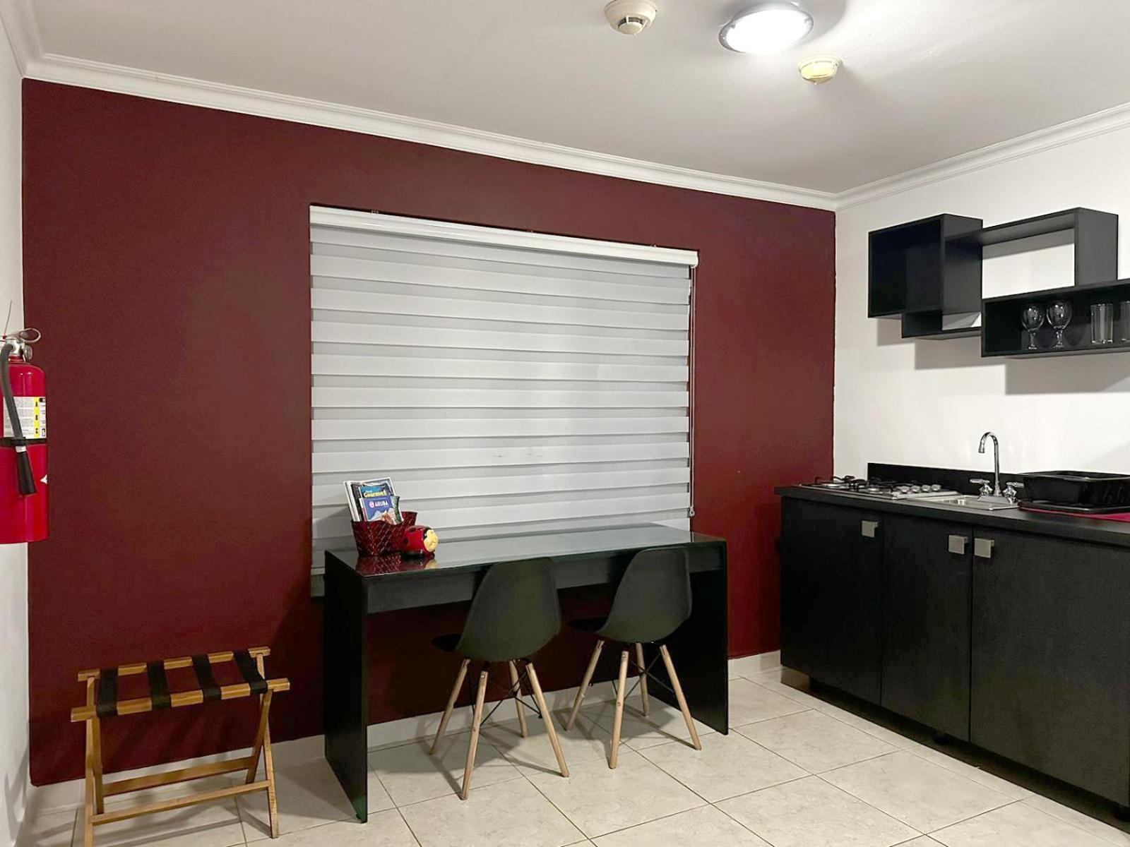 Ladybugs Apartments Palm Beach Екстер'єр фото