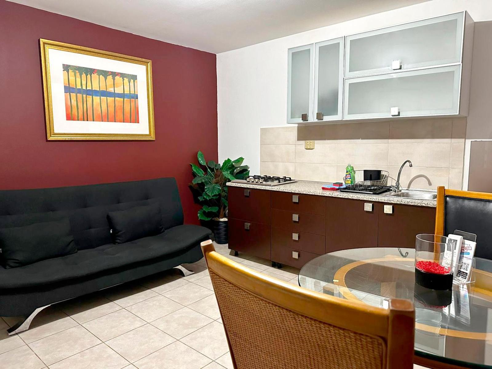 Ladybugs Apartments Palm Beach Екстер'єр фото